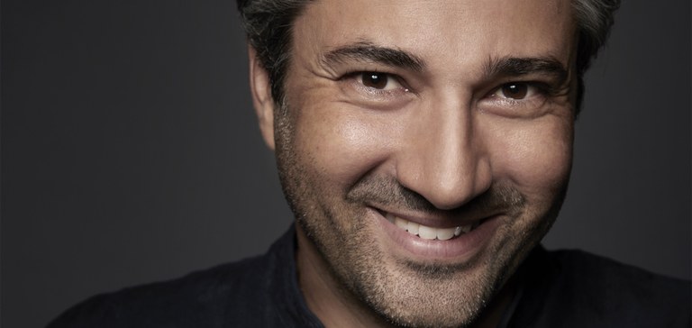 David Afkham culmina sus doce años al frente de la OCNE con conciertos en Madrid y Granada, un disco y el debut de la orquesta en los BBC Proms 