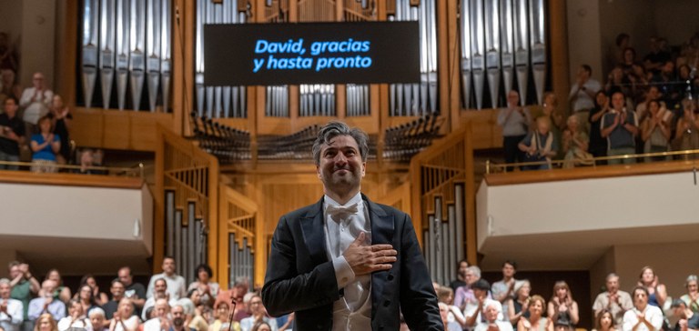 El director titular y artístico de la OCNE, David Afkham, ingresa en la Orden Civil de Alfonso X el Sabio