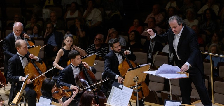 JUANJO MENA DIRIGE LA ORQUESTA Y CORO NACIONALES DE ESPAÑA CON OBRAS DE WILLIAMS, HAYDN Y MOZART