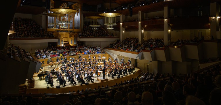 La Orquesta Nacional de España convoca un proceso selectivo para cubrir 3 plazas de Profesor Tutti: violín, viola y fagot-contrafagot